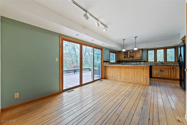 Building Photo - 1720 Stine Rd