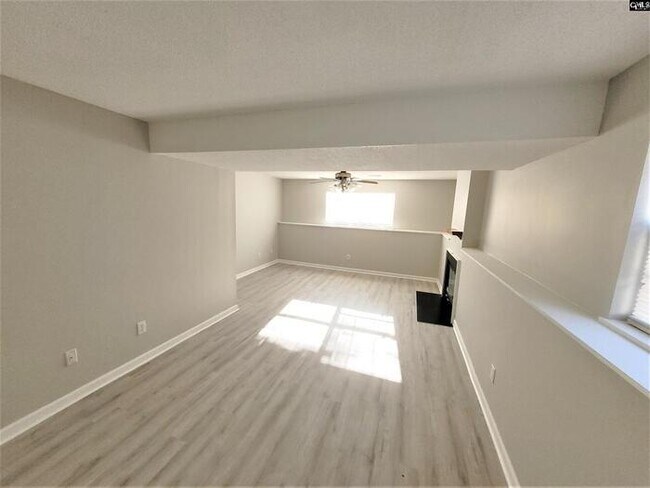 Building Photo - 252 Cherry Grove Dr