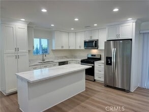 Building Photo - 172 S Spencer Ave