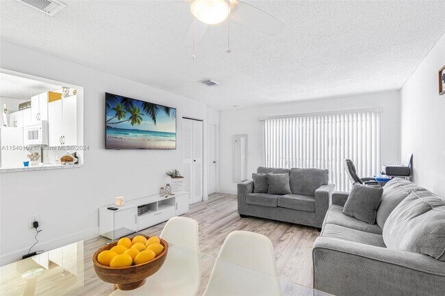 Building Photo - 1144 NW 125th Path