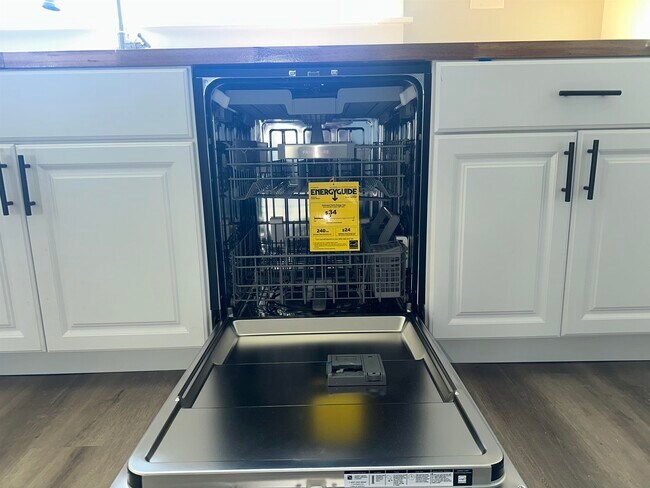 Building Photo - 60 Whitney St