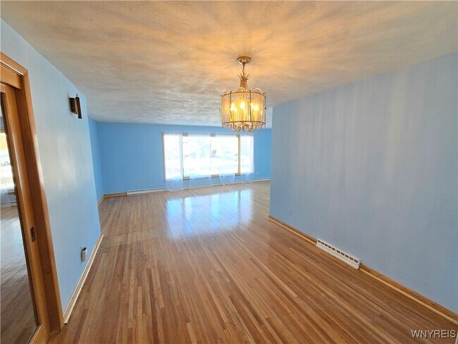 Building Photo - 39 Lennox Ave