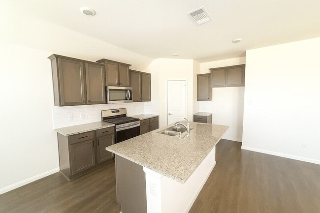 Building Photo - 612 Stampede Ln