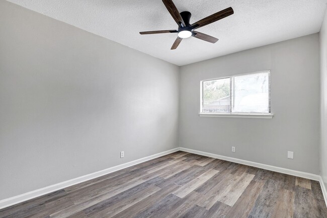Building Photo - ***APPLICATION CURRENTLY UNDER REVIEW***Co...