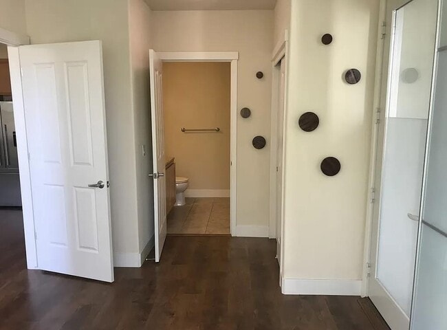 Building Photo - 224 Laurel St