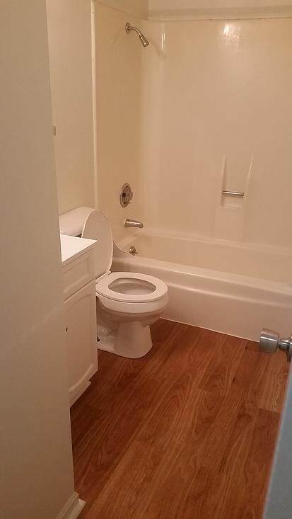 Bathroom - 530 N Lincoln