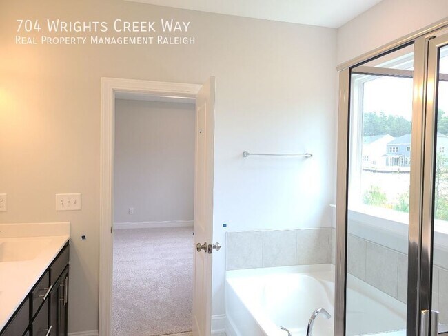 Building Photo - 704 Wrights Creek Way