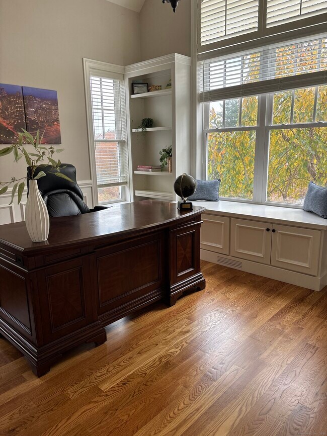 Building Photo - 7 Newcastle Pl