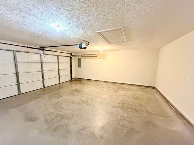 Building Photo - 1516 Destiny Dr
