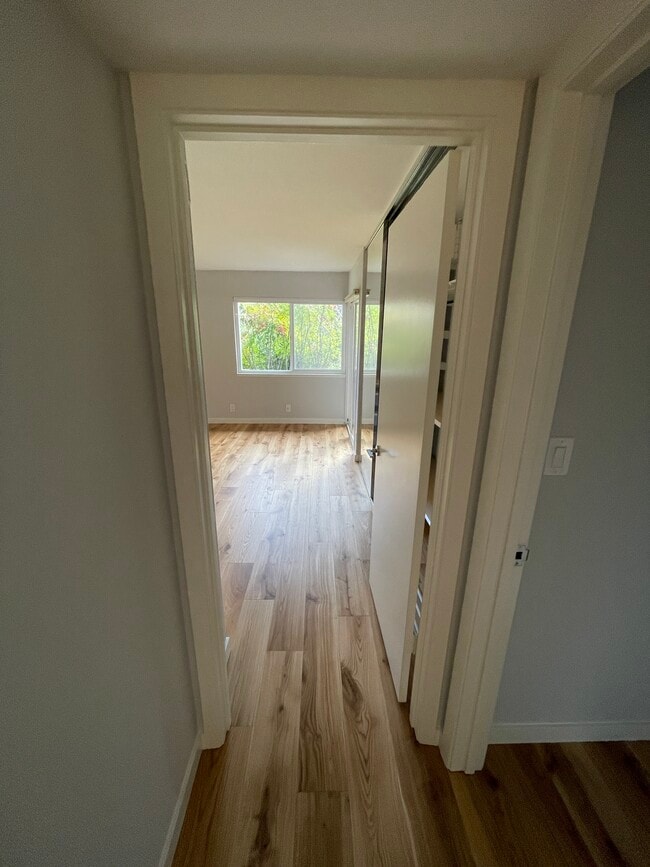 Building Photo - 36 Redwood Ave