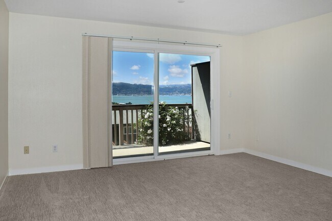 Building Photo - 55 Marinero Cir