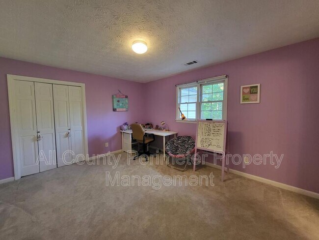 Building Photo - 363 Indian Hills Trail