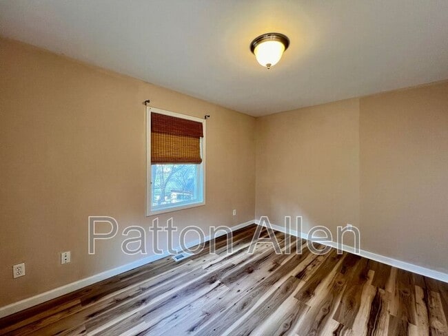 Building Photo - 80 Oakwood St