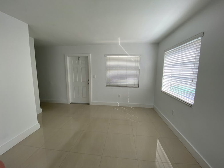 Building Photo - 1362 SW 67th Ave