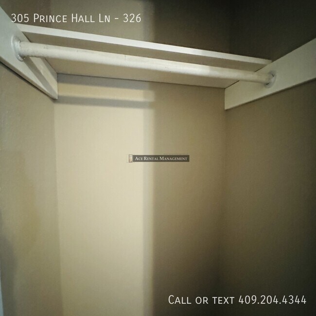 Building Photo - 305 Prince Hall Ln