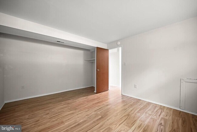 Building Photo - 5435 The Bridle Path