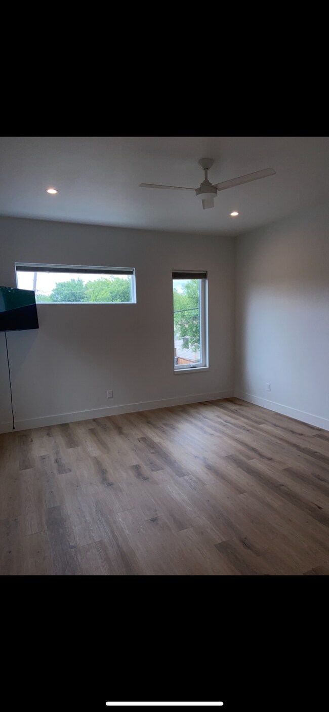 Building Photo - 3525 Rutz St