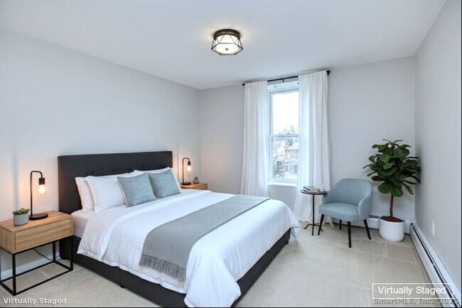 Building Photo - 300 Soundview Ave