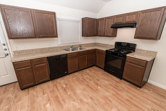 Building Photo - 2911 Aspen Mdw