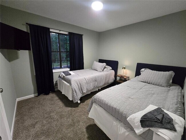 Building Photo - 3267 Aspen Cir SW