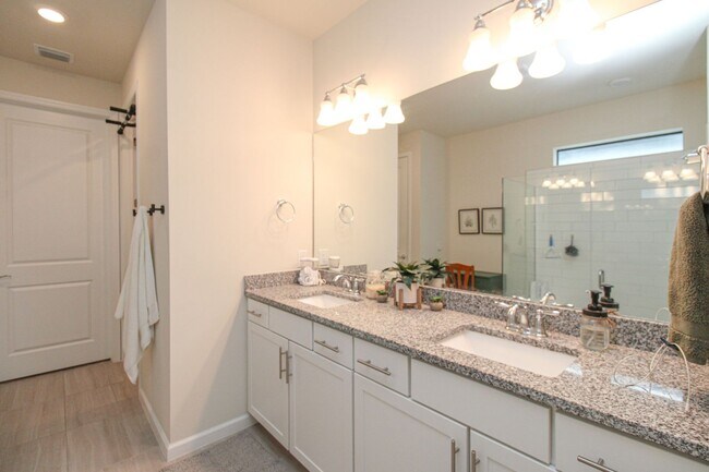 Building Photo - ** STUNNING 2012 NEW CONSTRUCTION 3/2 HOME...