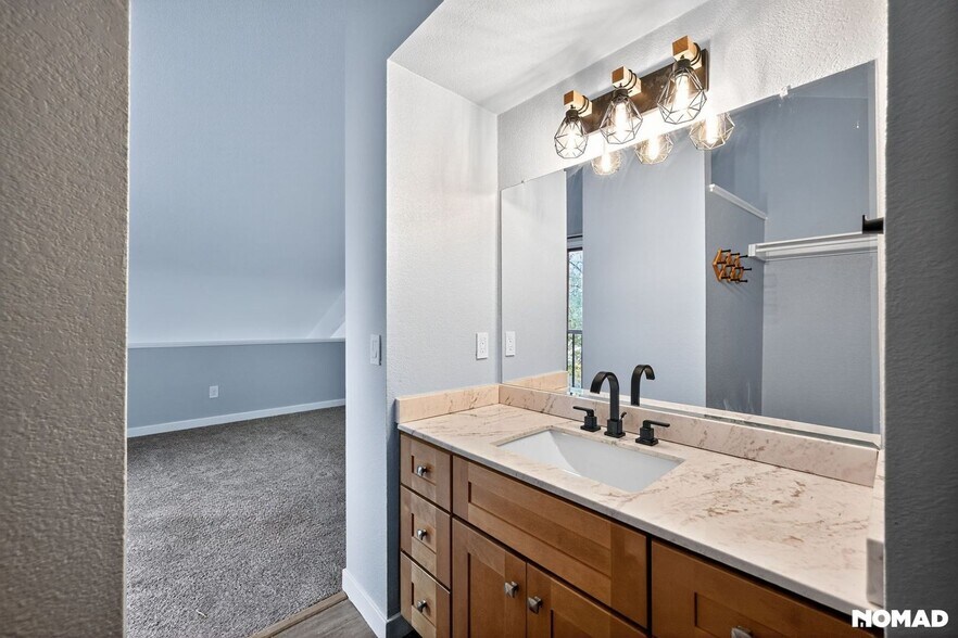 Building Photo - 4468 Driftwood Pl