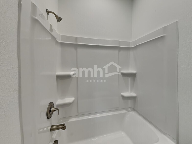 Building Photo - 16710 Cheyanne Ct