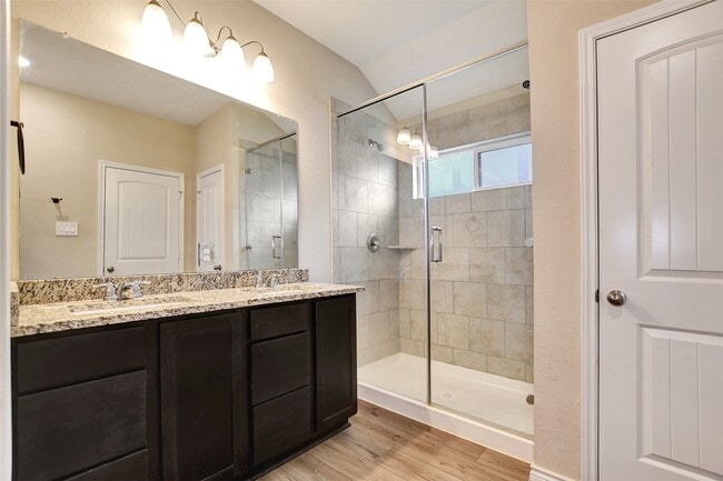 Building Photo - 1006 Fannin St