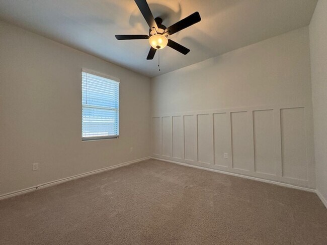 Building Photo - GORGEOUS NEWER HOME NEAR OSO BAY PRESERVE - MILITARY SPECIAL!