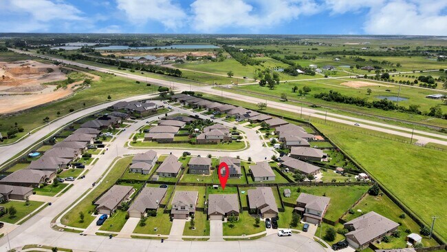 Building Photo - 8620 Havana Dr