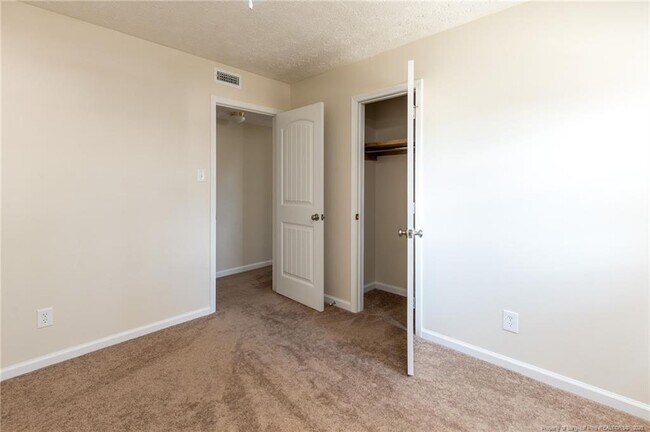 Building Photo - 3705 Persimmon Rd