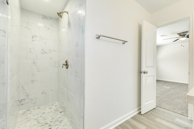 Building Photo - 124 Sage St