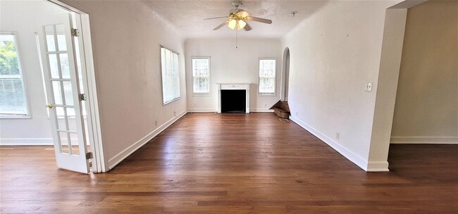 Building Photo - 438 26th St
