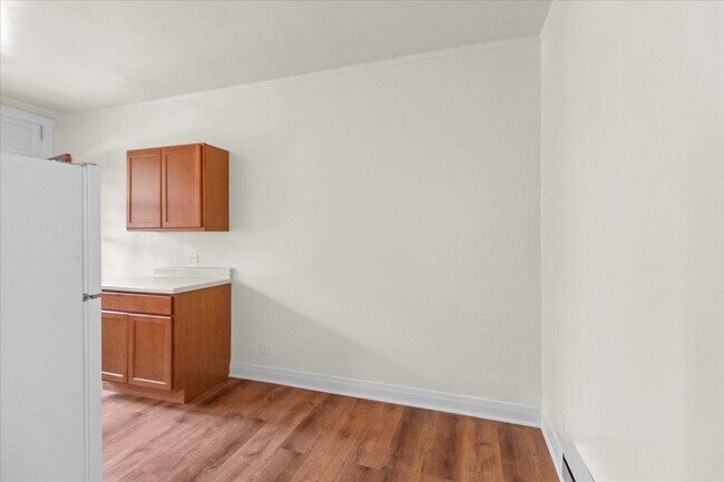 Building Photo - 2512 N Lincoln Ave