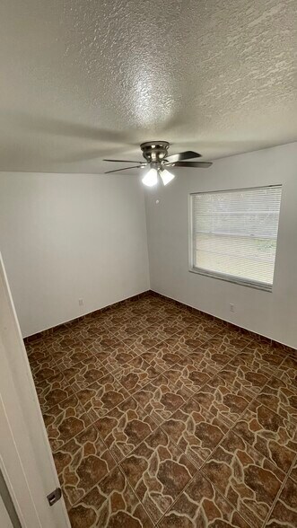 Building Photo - 1533 Lay Ct
