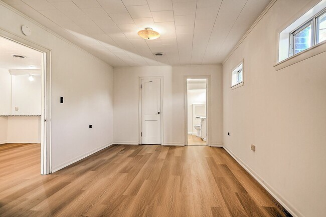 Building Photo - 210 Mt Bethel Rd