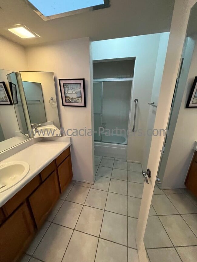 Building Photo - Dorado Country Club Estates