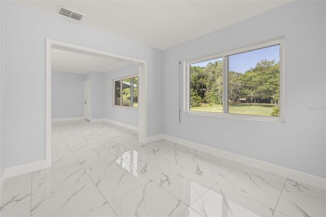 Building Photo - 930 Aultman Rd