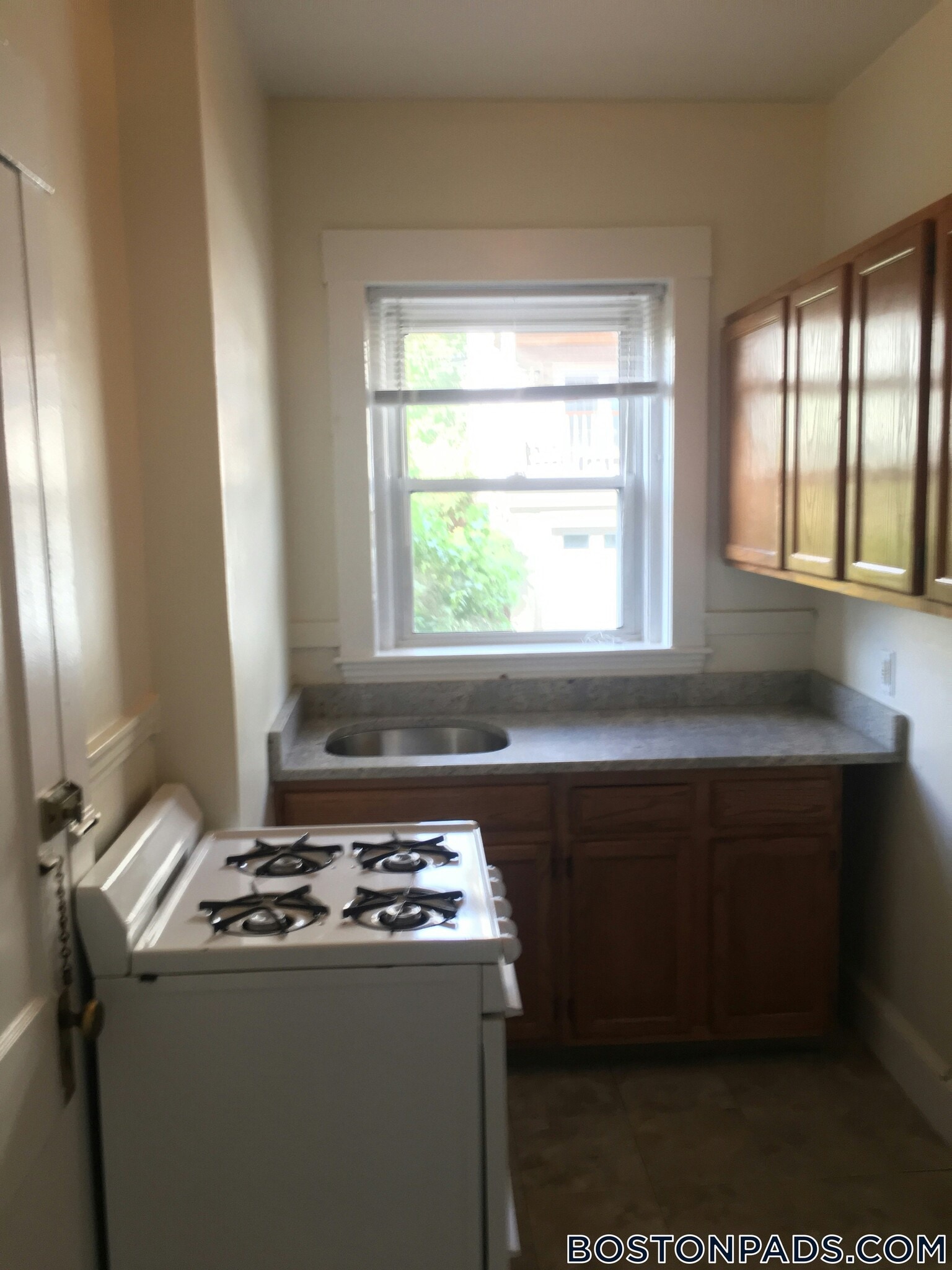 Building Photo - 163 Summer St