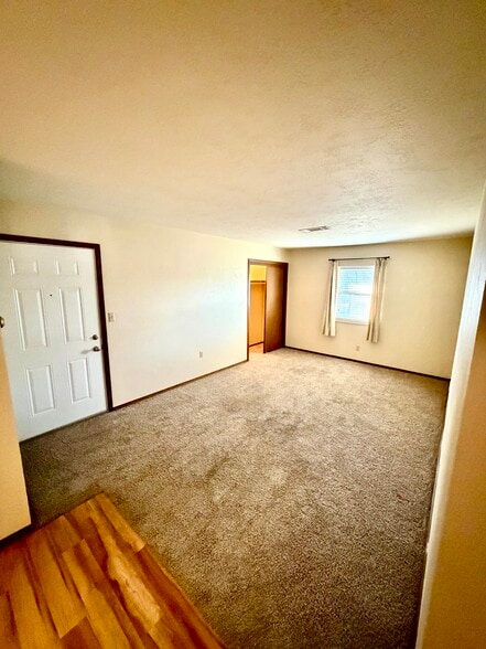 Living Room - 401 N A St