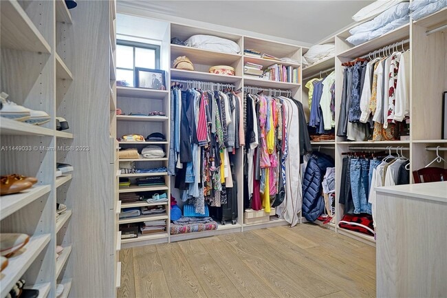 Building Photo - 3747 Prairie Ave