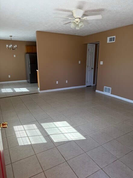 living room & dining area - 231 Highland Blvd