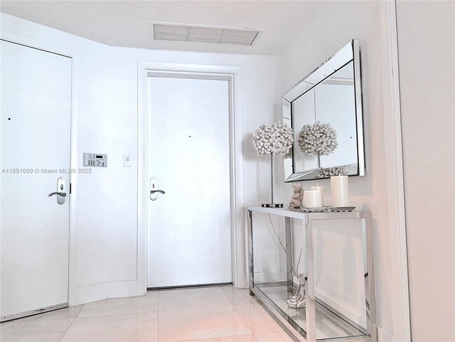 Building Photo - 17001 Collins Ave