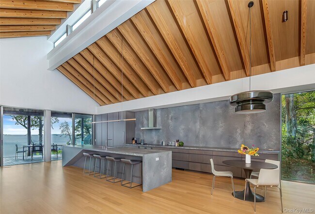 Building Photo - 47L S Ferry Rd