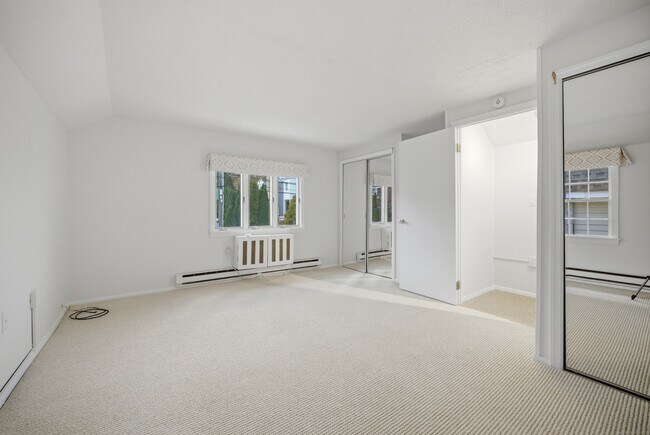 Building Photo - 205 Hillspoint Rd