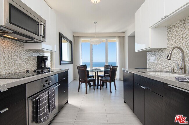 Building Photo - 18065 Coastline Dr