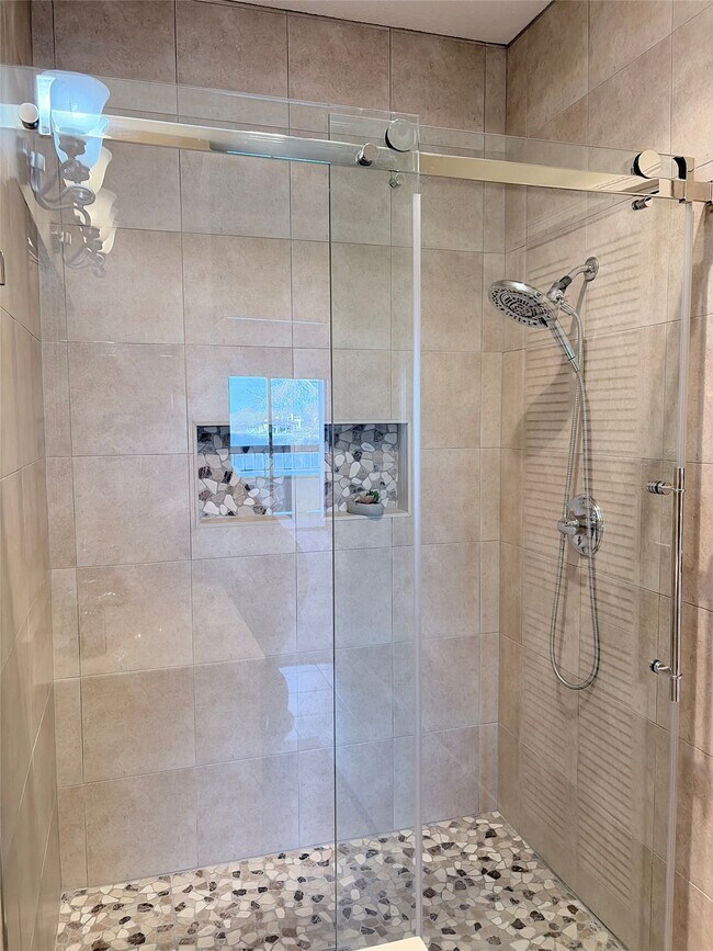 Building Photo - 18809 Egret Bay Blvd