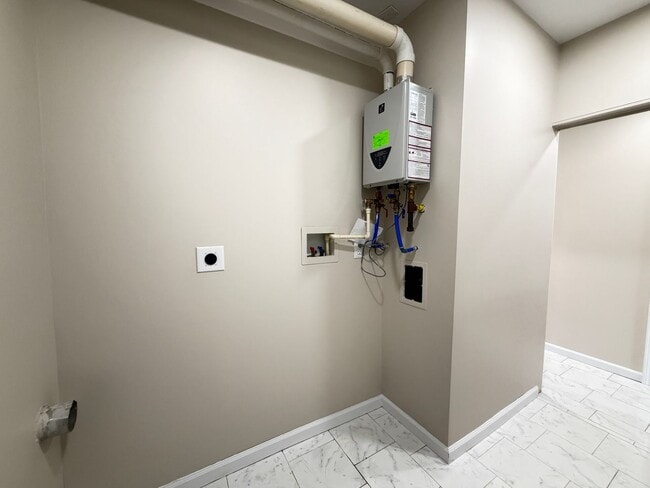 Building Photo - Marvelous 3 Bedroom and 2 Full Bath House!