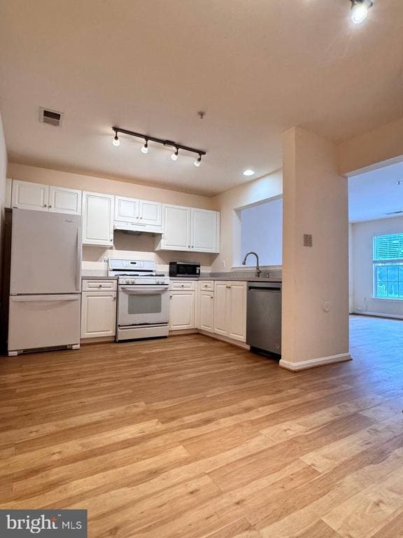 Building Photo - 18905 Lark Song Terrace