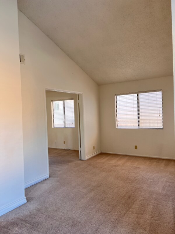 Building Photo - 995 Terry Dr